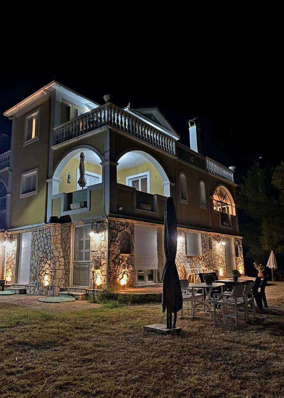 Vila Kalielaia Mouzákion Esterno foto